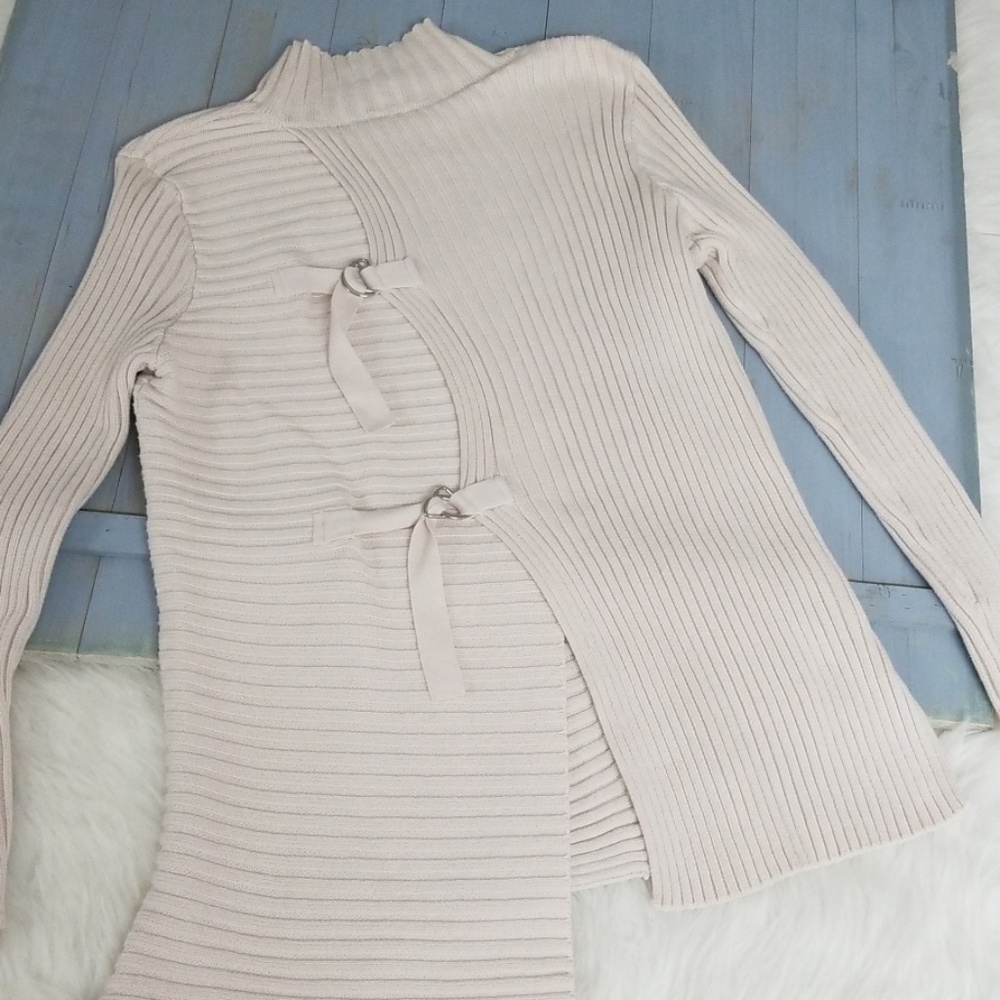 Cabi D Ring Pullover Small - image 3